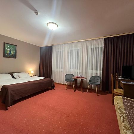 Hotel Клодзко Екстериор снимка