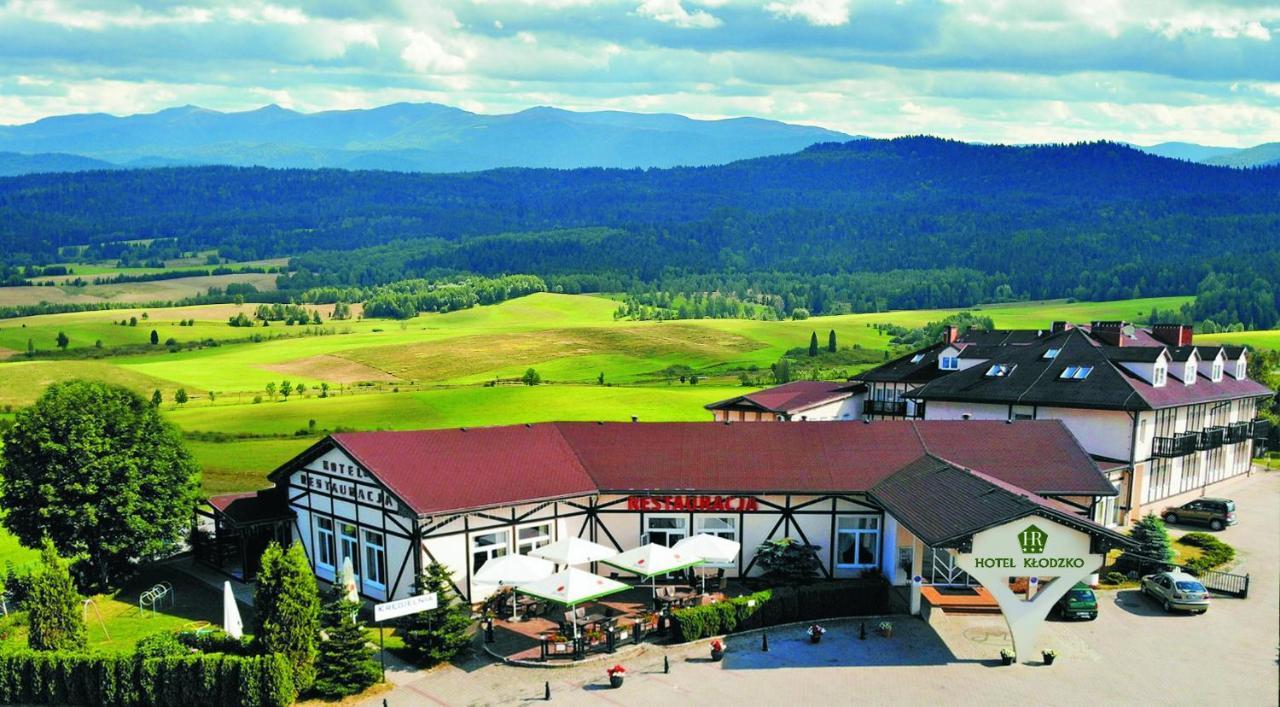 Hotel Клодзко Екстериор снимка