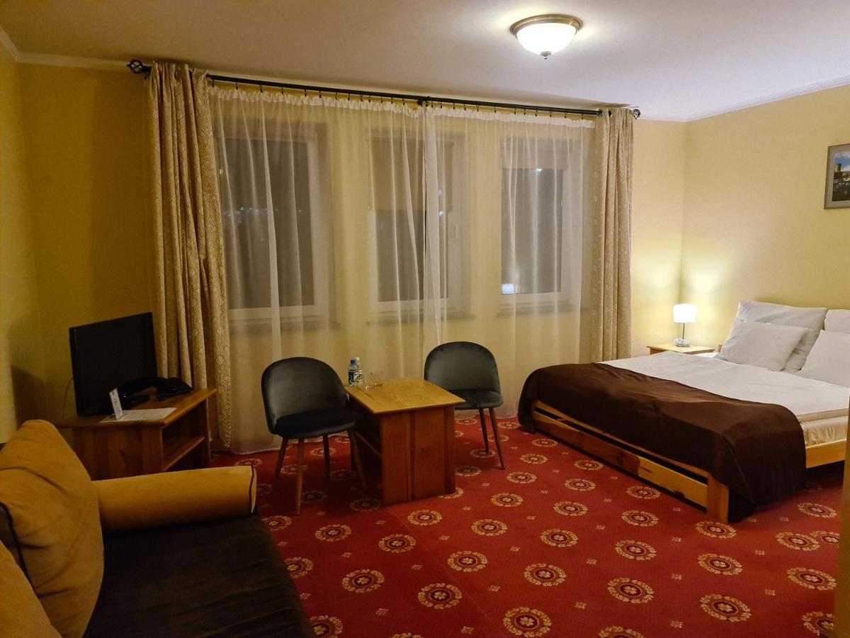 Hotel Клодзко Екстериор снимка