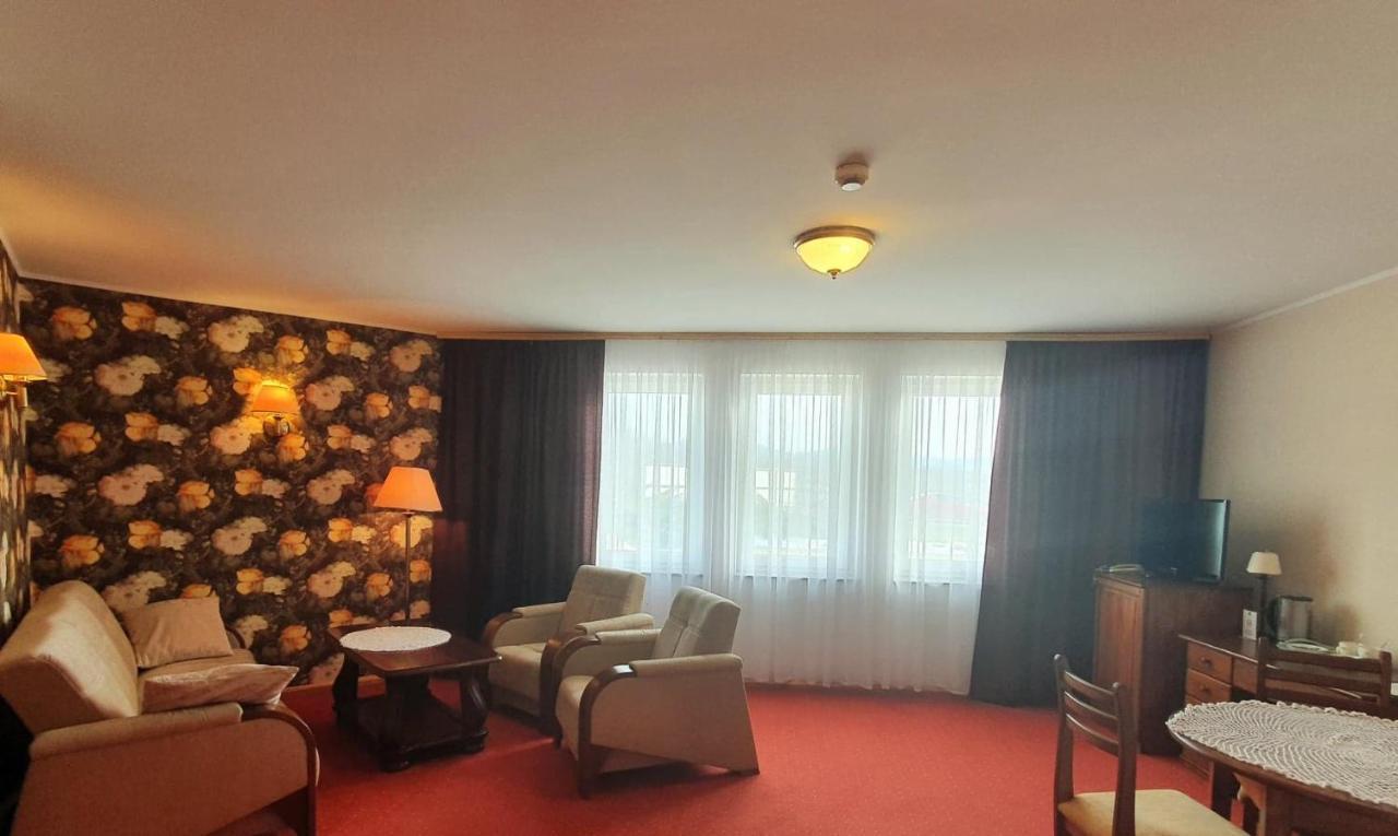 Hotel Клодзко Екстериор снимка