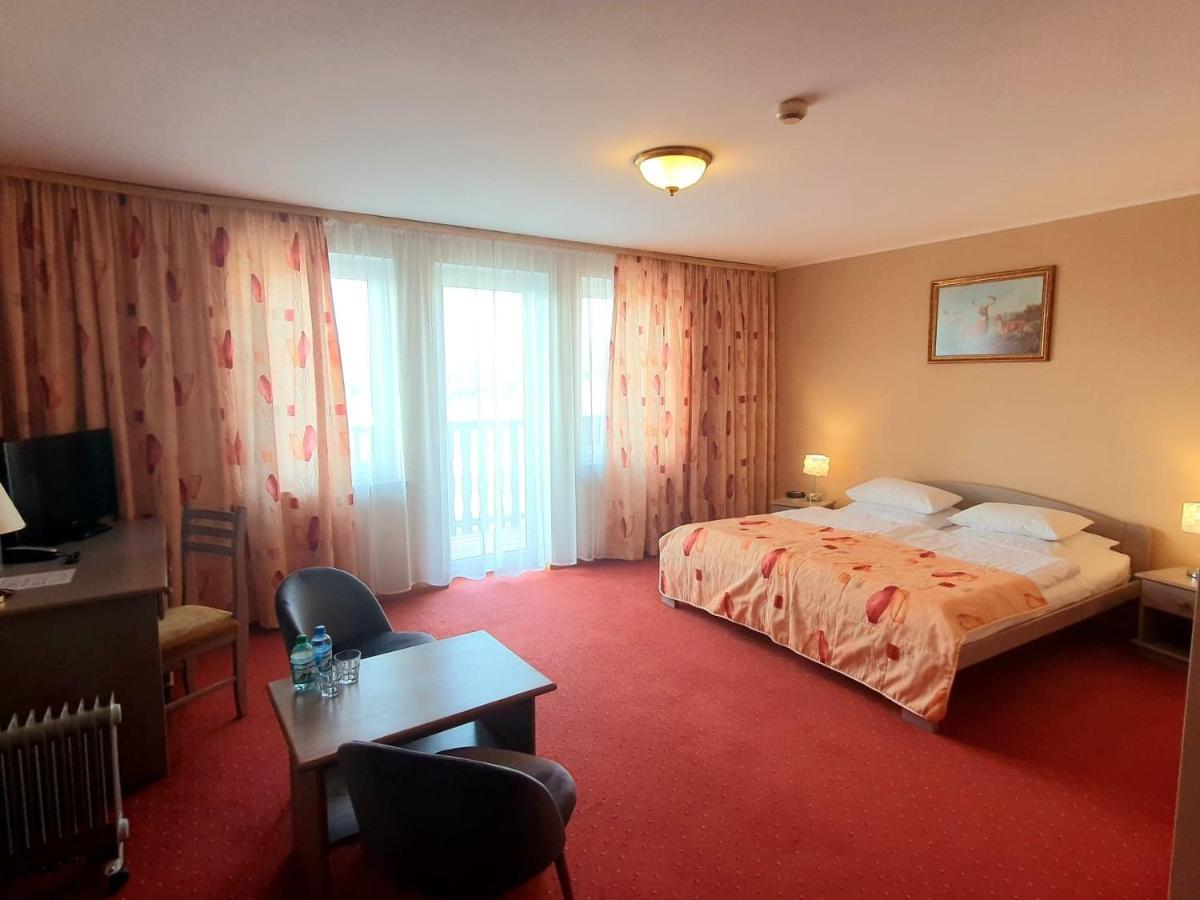 Hotel Клодзко Екстериор снимка